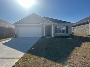 24 S Thorn Tree St, Byhalia, MS 38611