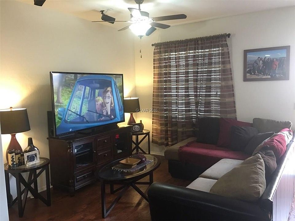 2nd image of 621 Summit Valley Ln