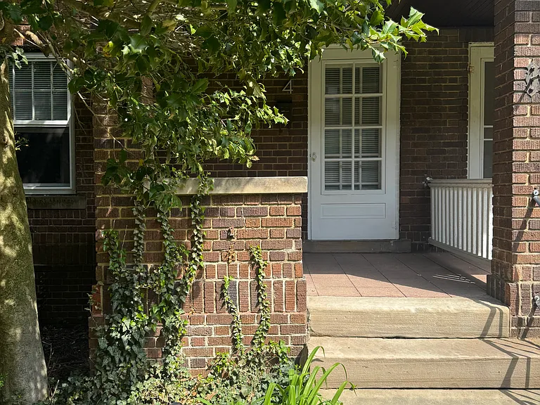 4 McClure Dr — Photo 3