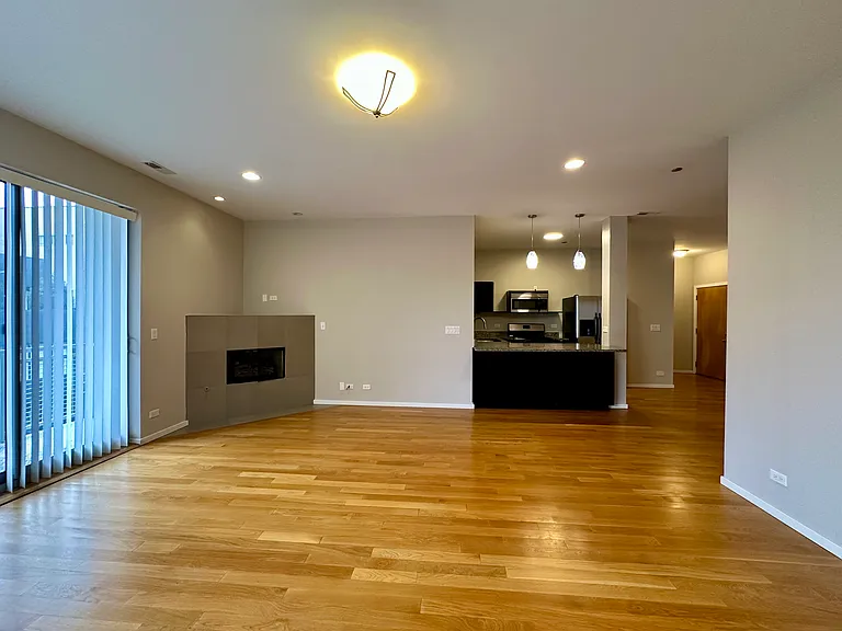 2157 N Damen Ave #201 — Photo 9