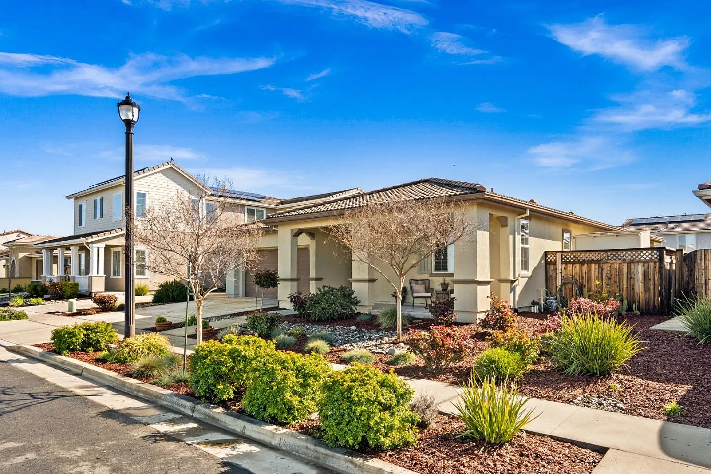 2019 Harry Lorenzo Ave photo 1