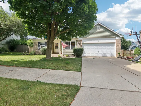 84 Arbor Ave, Sugar Grove, IL 60554