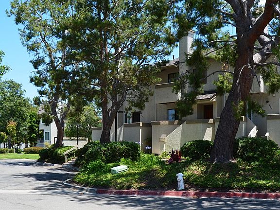 3rd image of 406 Harbor Woods Pl