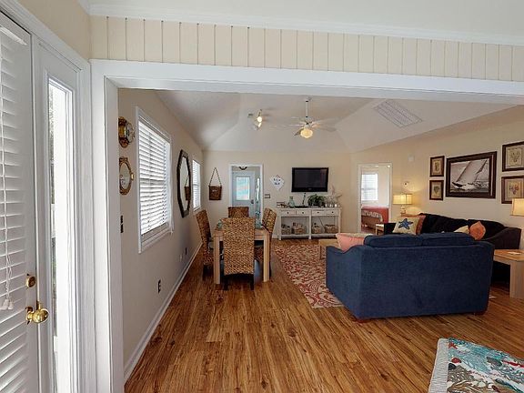 4th image of 820 9th Ave. S #25