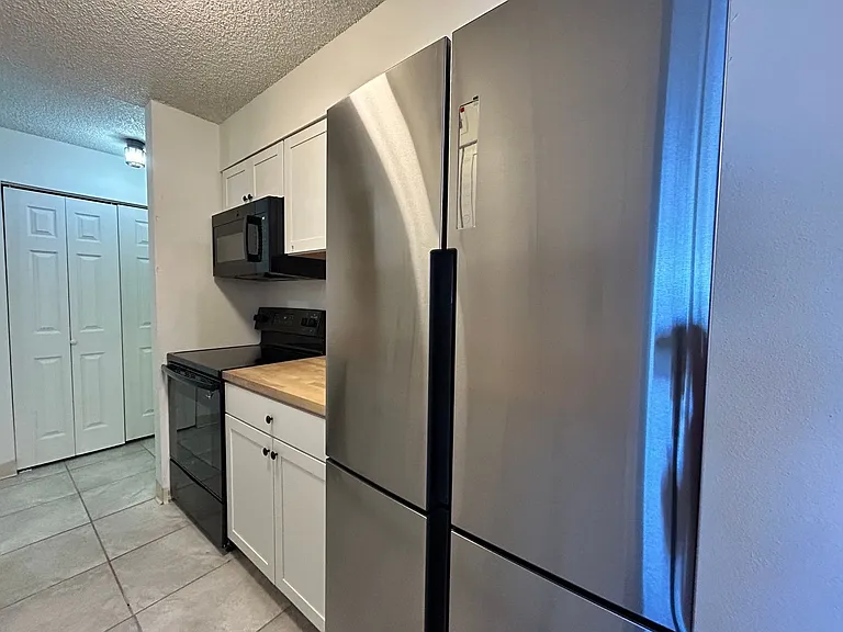140 E Highline Cir #108 — Photo 7