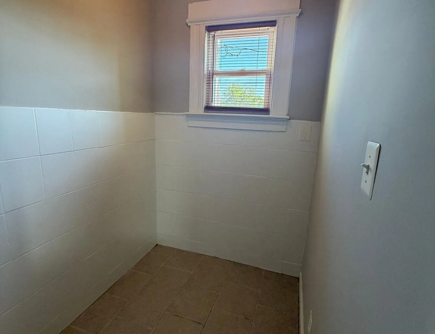 3 bed, 1100 sqft, $2,100 — Photo 3