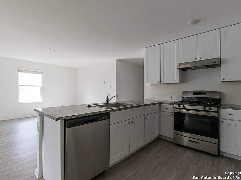 14907 Greenfield Ml — Photo 8