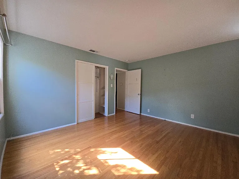 453 S Carmelo Ave — Photo 11