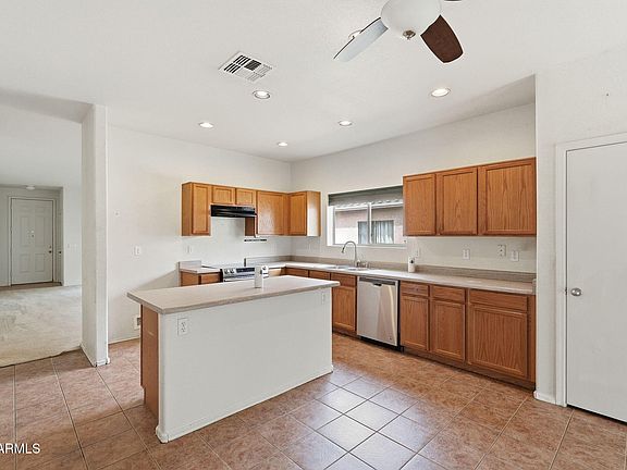 4th image of 641 W JAHNS Court