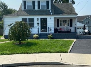 18 Wayside Ln, Nutley, NJ 07110