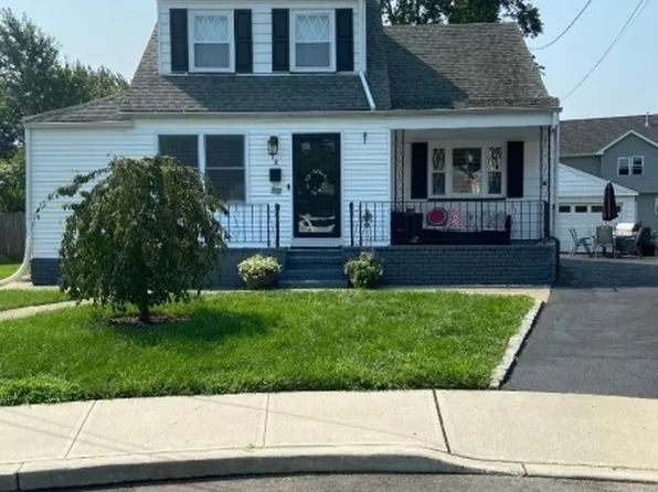 18 Wayside Ln, Nutley, NJ 07110