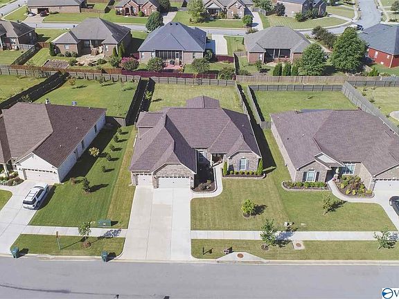 3rd image of 7508 Hadleigh Crest Dr SE