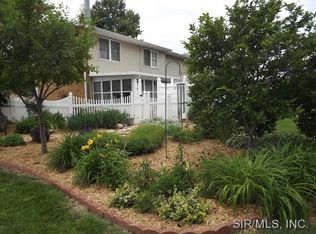 1300 Normandy Dr, Godfrey, IL