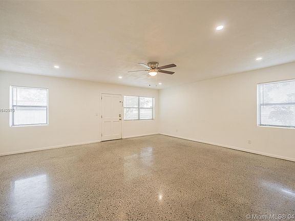 5th image of 1406 16th Ave #1406