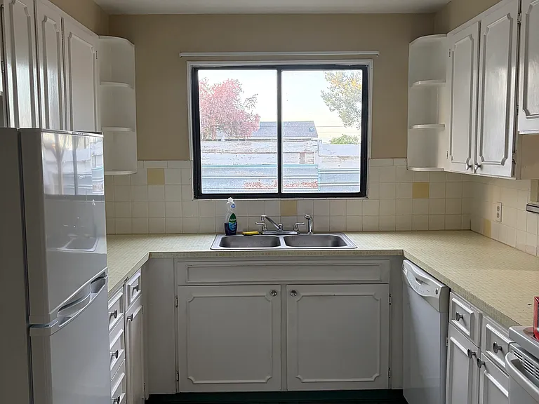 1485 Crest Way #1 — Photo 13