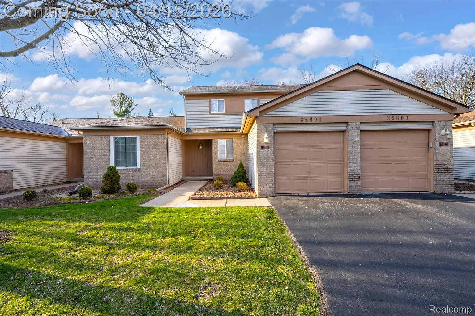 35601 Pheasant Ln photo 1