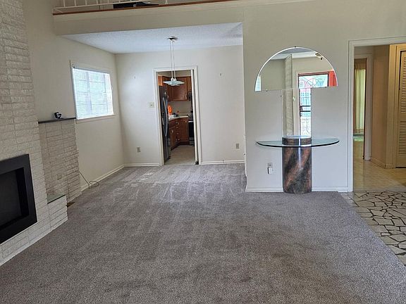 5th image of 1794 Glenview Ave