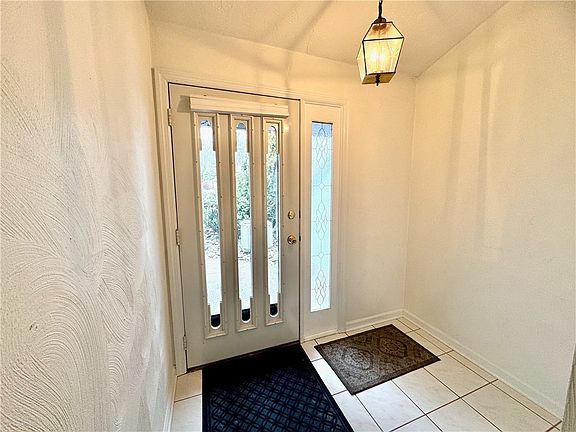 3rd image of 803 Casa Vita Dr