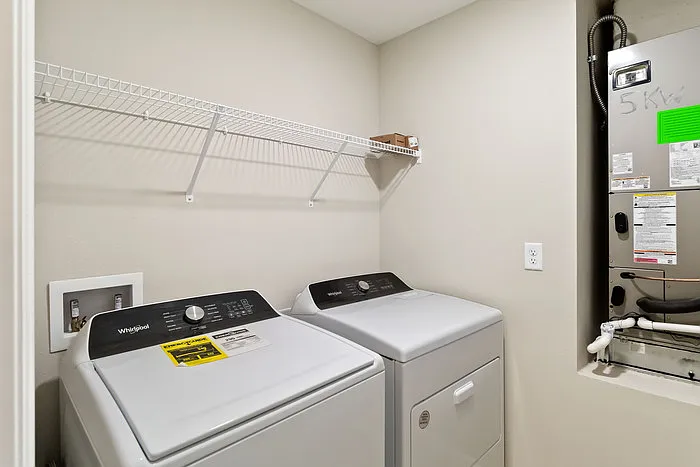 2441 Oakwood Ln — Photo 9