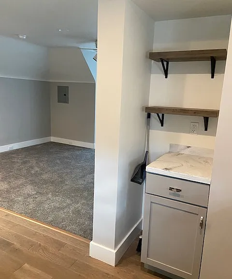 kitchen to living space carpeted