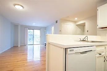 255 Beacon St #4C — Photo 9