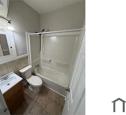 909 Marmion Ave — Photo 4