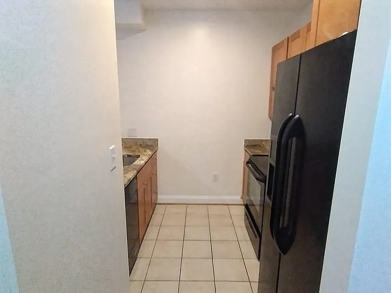 2032 Jefferson St #1 — Photo 7