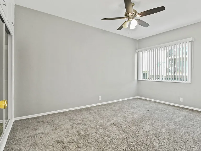 Overland Avenue Apartments — Photo 20