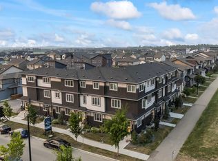 1025 Paisley Dr SW #3, Edmonton, AB T6W4Y6