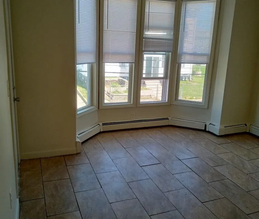 6 Bloomingdale Ave #2