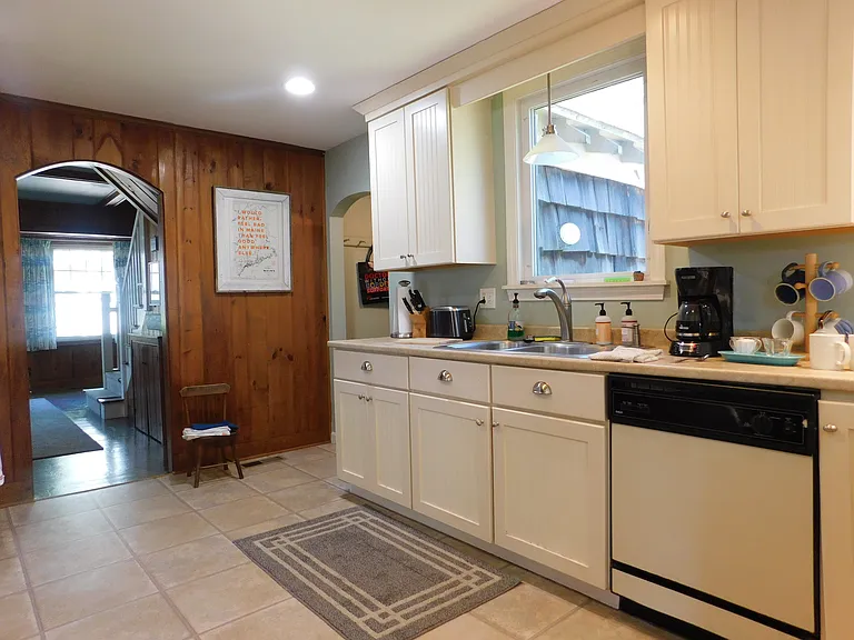 70 E Grand Ave — Photo 60