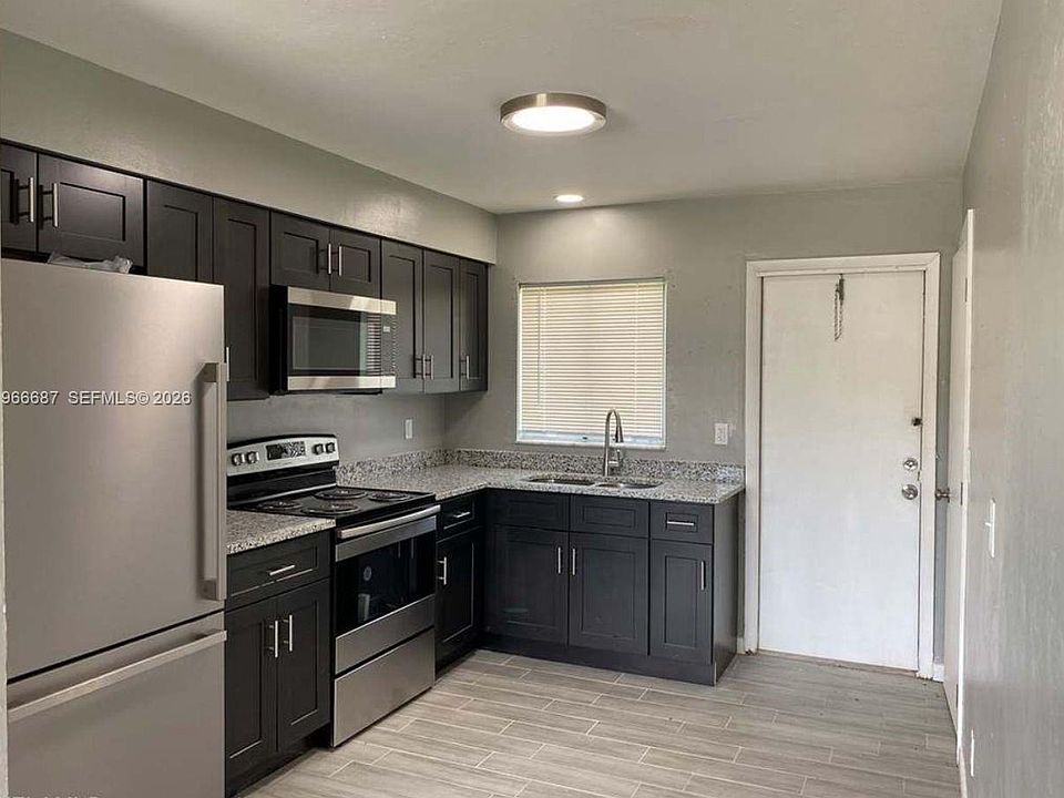 2nd image of 132/134 Gordon Ave S