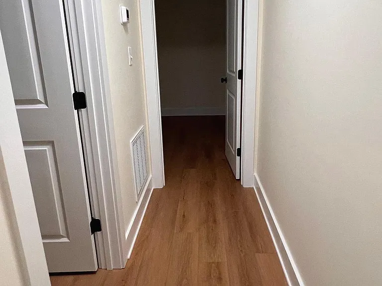 113 W North St #100 — Photo 6