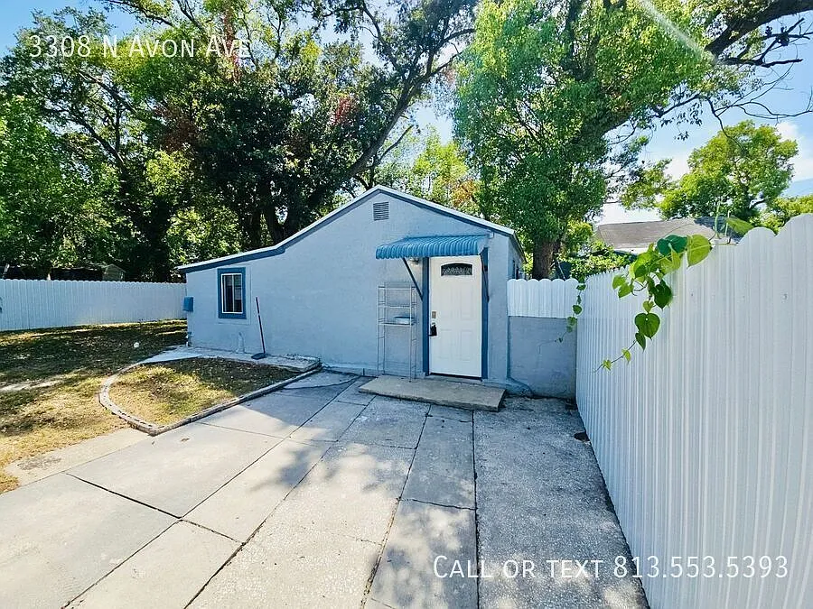 Cozy 1BR/1BA Efficiency | Utilities Included | Prime Tampa Location — Photo 1
