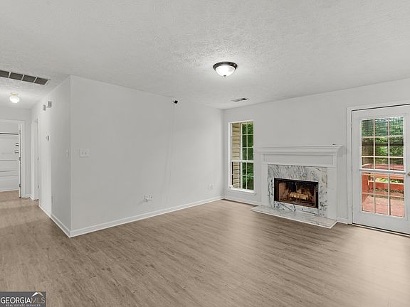 5th image of 3055 Deerfield Way