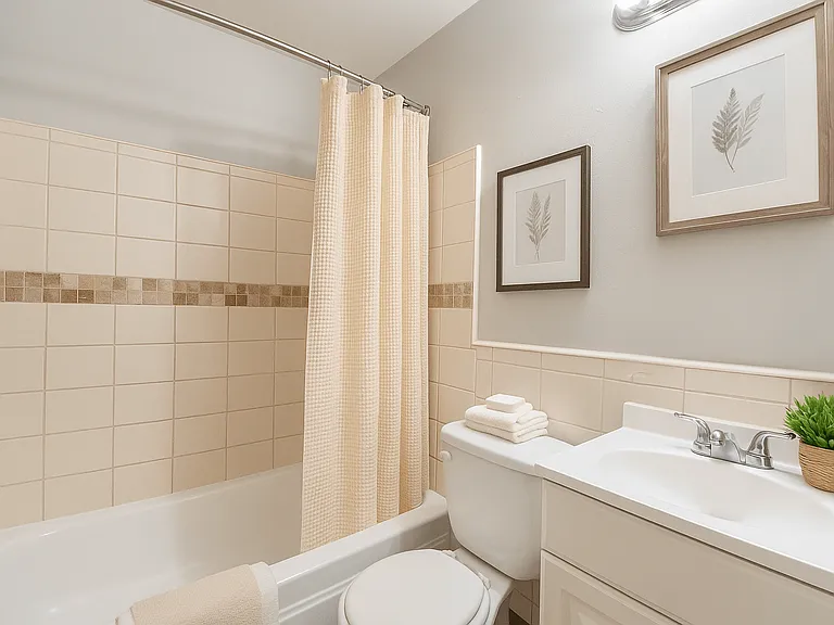 1415 Kingston St — Photo 3