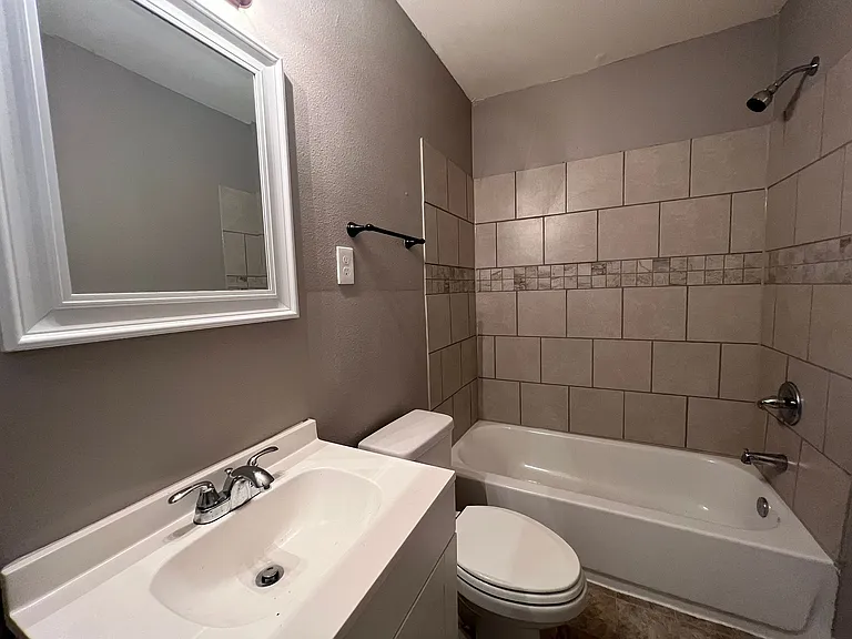 1758 Edward Ave — Photo 9