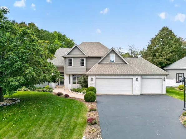 9176 Forest Ridge Dr, Roscoe, IL 61073