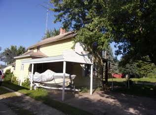 1002 W 2nd St, Winona, MN 55987