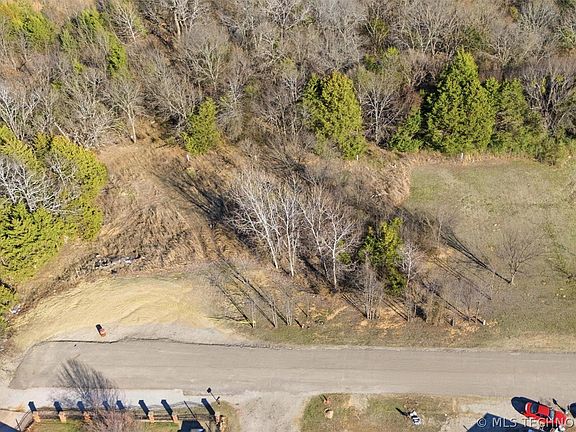 2nd image of Wolfe Ln