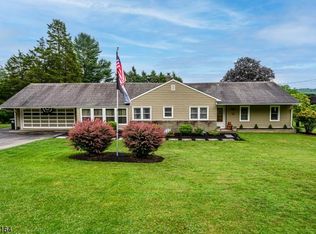 16 Dogwood Dr, Washington, NJ 07882