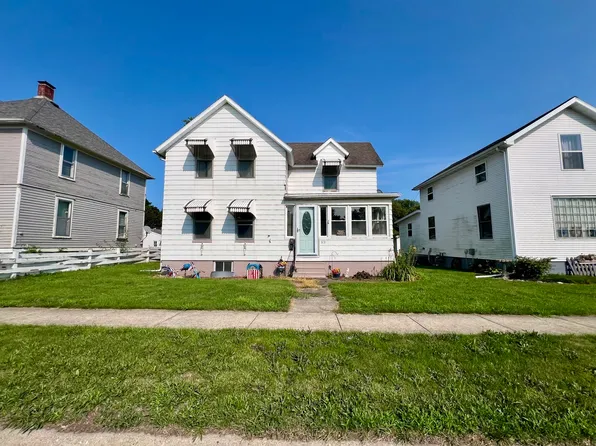 319 S Railroad Ave, Paxton, IL 60957