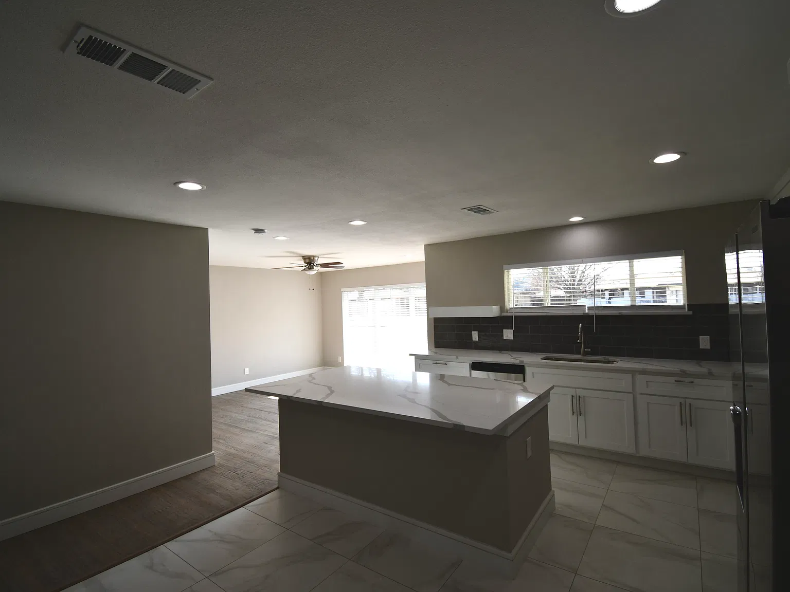 4 bed, 1462 sqft, $2,900 — Photo 3