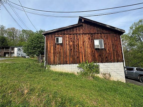 3rd image of 139 Dakota Dr