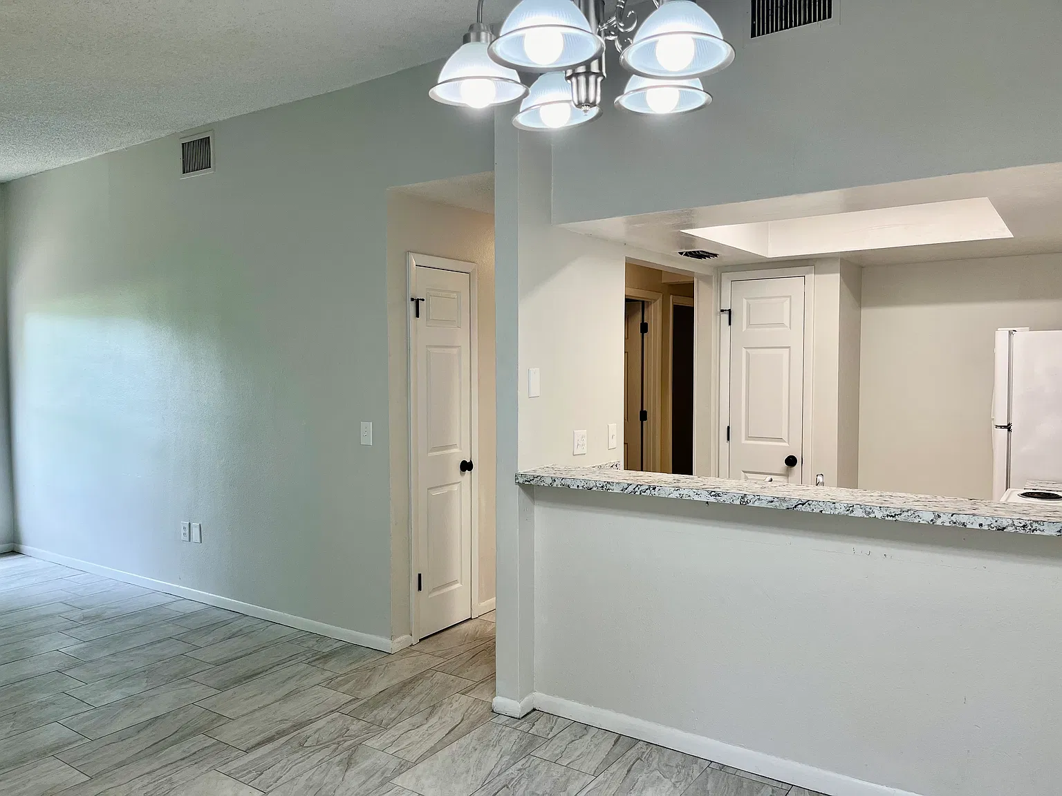 2 bed, 900 sqft, $1,495 — Photo 2