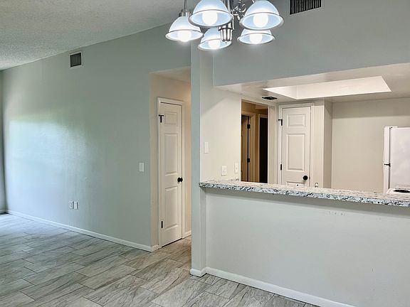 2nd image of 1666 Crystal Park Cir
