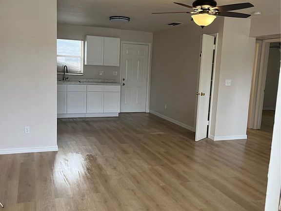 2nd image of 1626 S Jefferson Ave #2