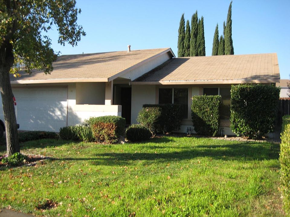 414 Royal Oaks Dr