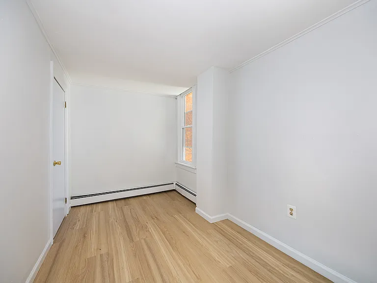 29 Delano St #1 — Photo 4