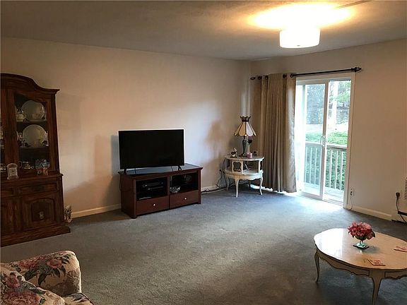5th image of 1560 Douglas Ave APT F76